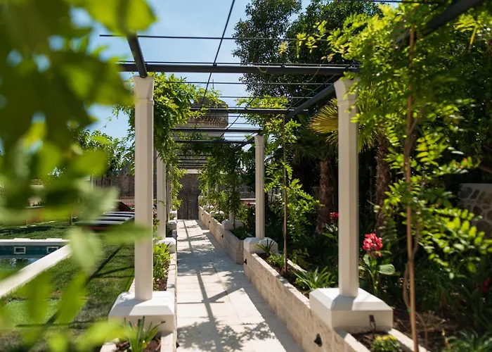 Heritage Spindler By Duhomes